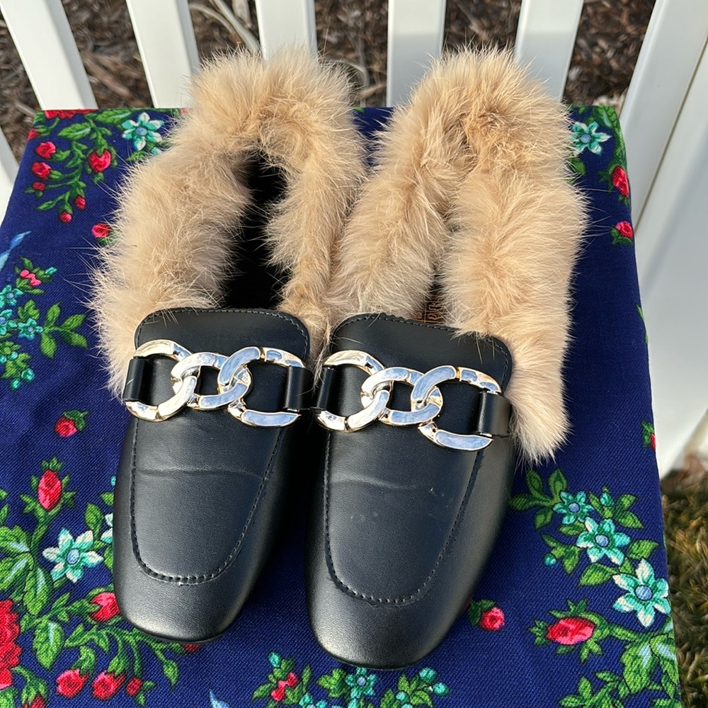 Rabbit Fur & Gold Chain Flats Size 7, NWOB